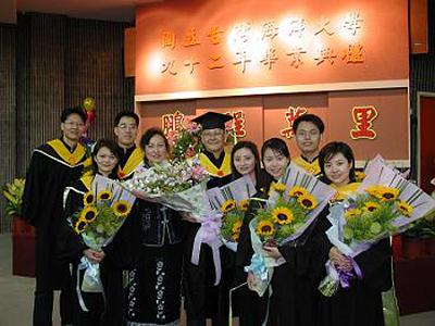 2003 (7).jpg - Jun 6, 2003--畢業典禮之一(畢業禮堂)